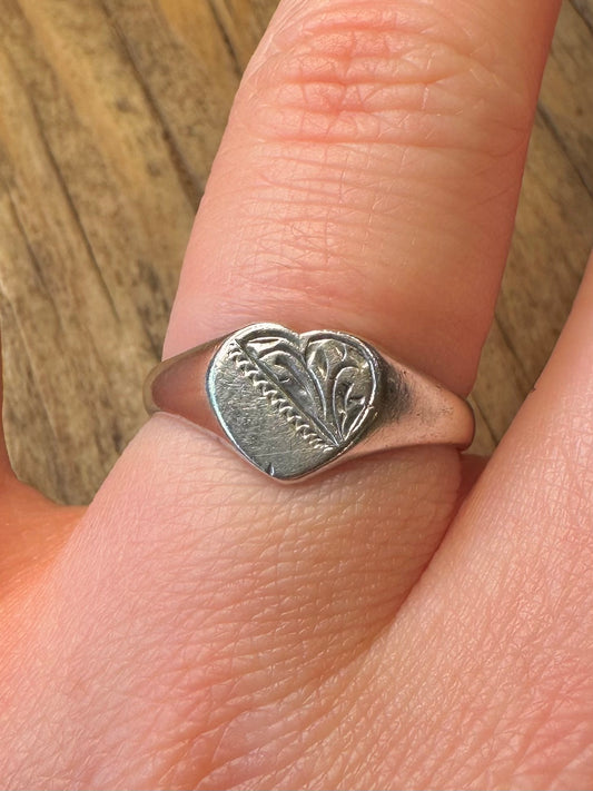 Heart 1977 Signet 925 Sterling Silver Size Q Ring