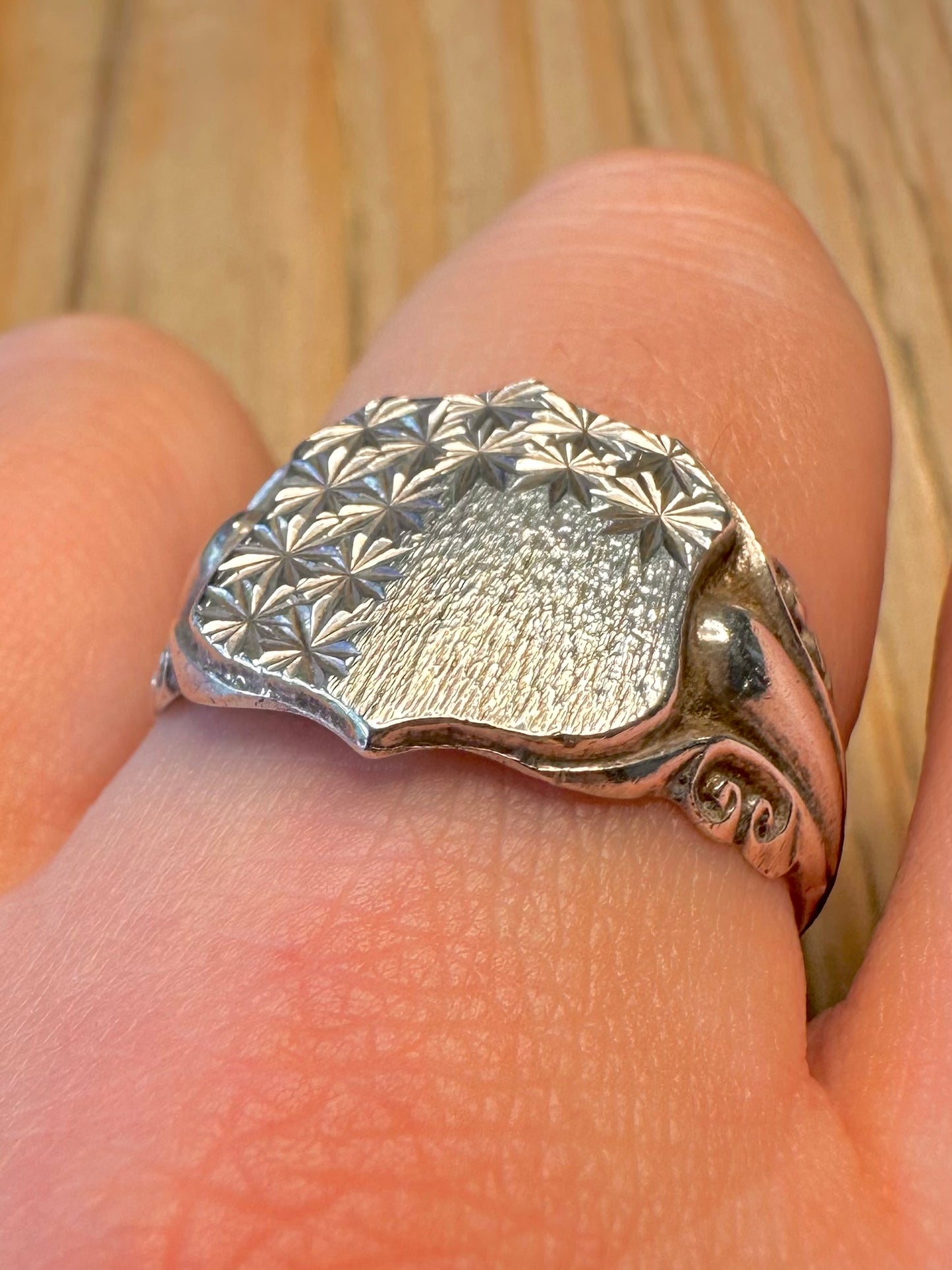 Vintage 1976 Star Engraved Signet 925 Sterling Silver Size W1/2 Ring