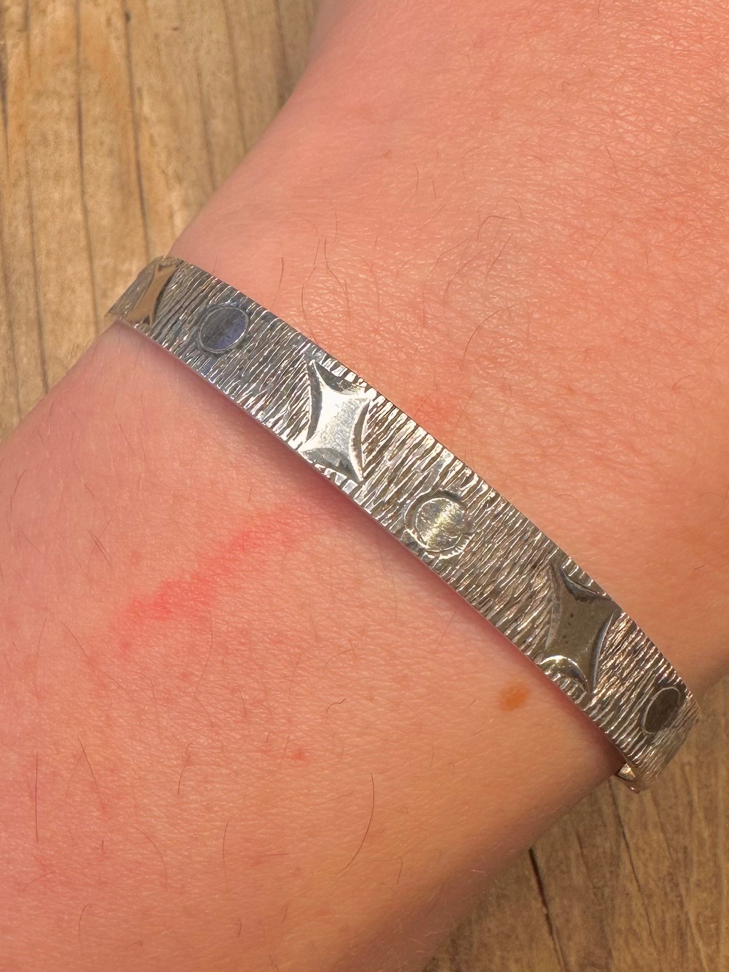 Vintage 1972 Engraved Bark Effect 925 Sterling Silver Bangle
