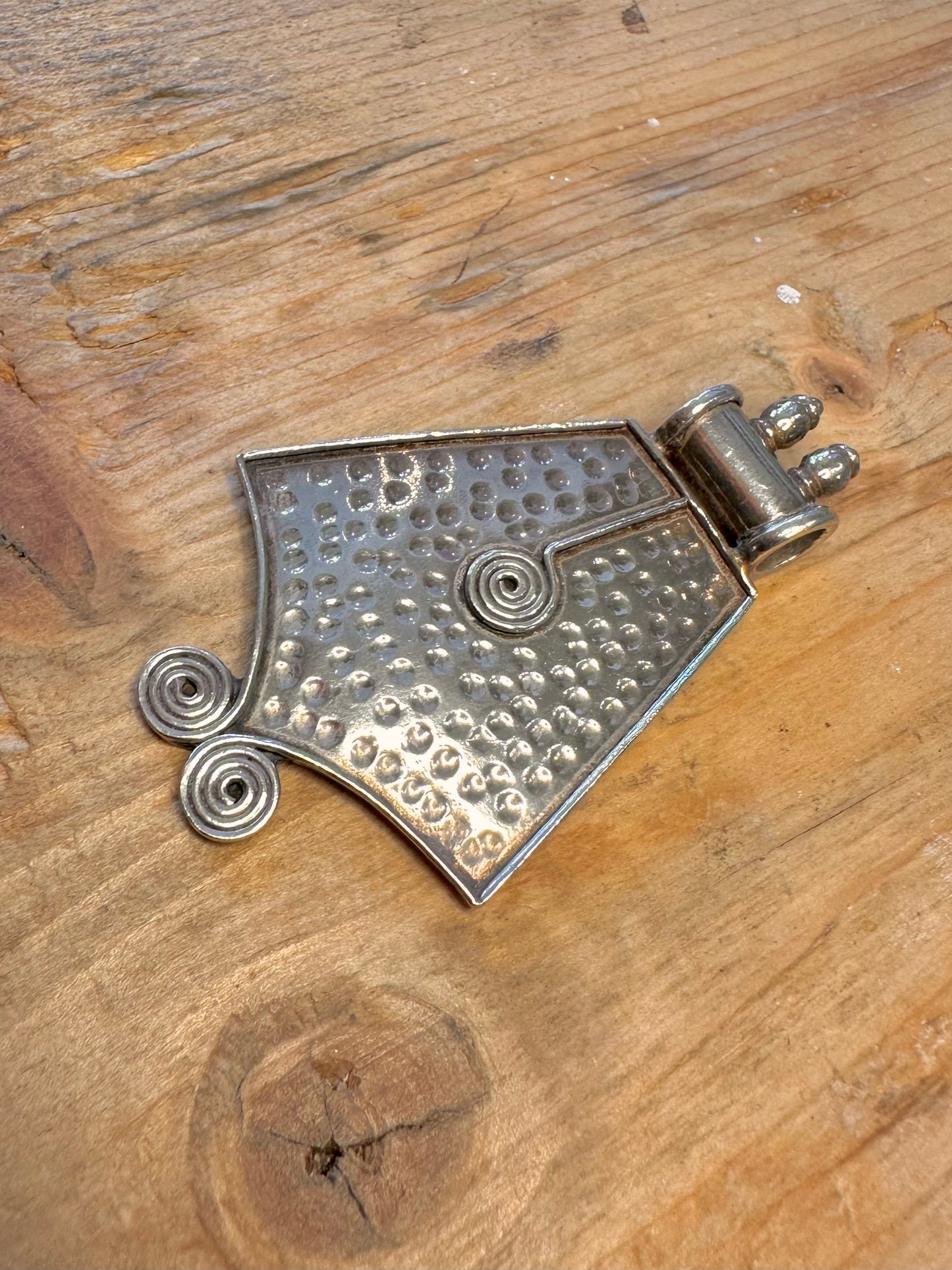 Hammered Swirl Ornate 925 Sterling Silver Pendant