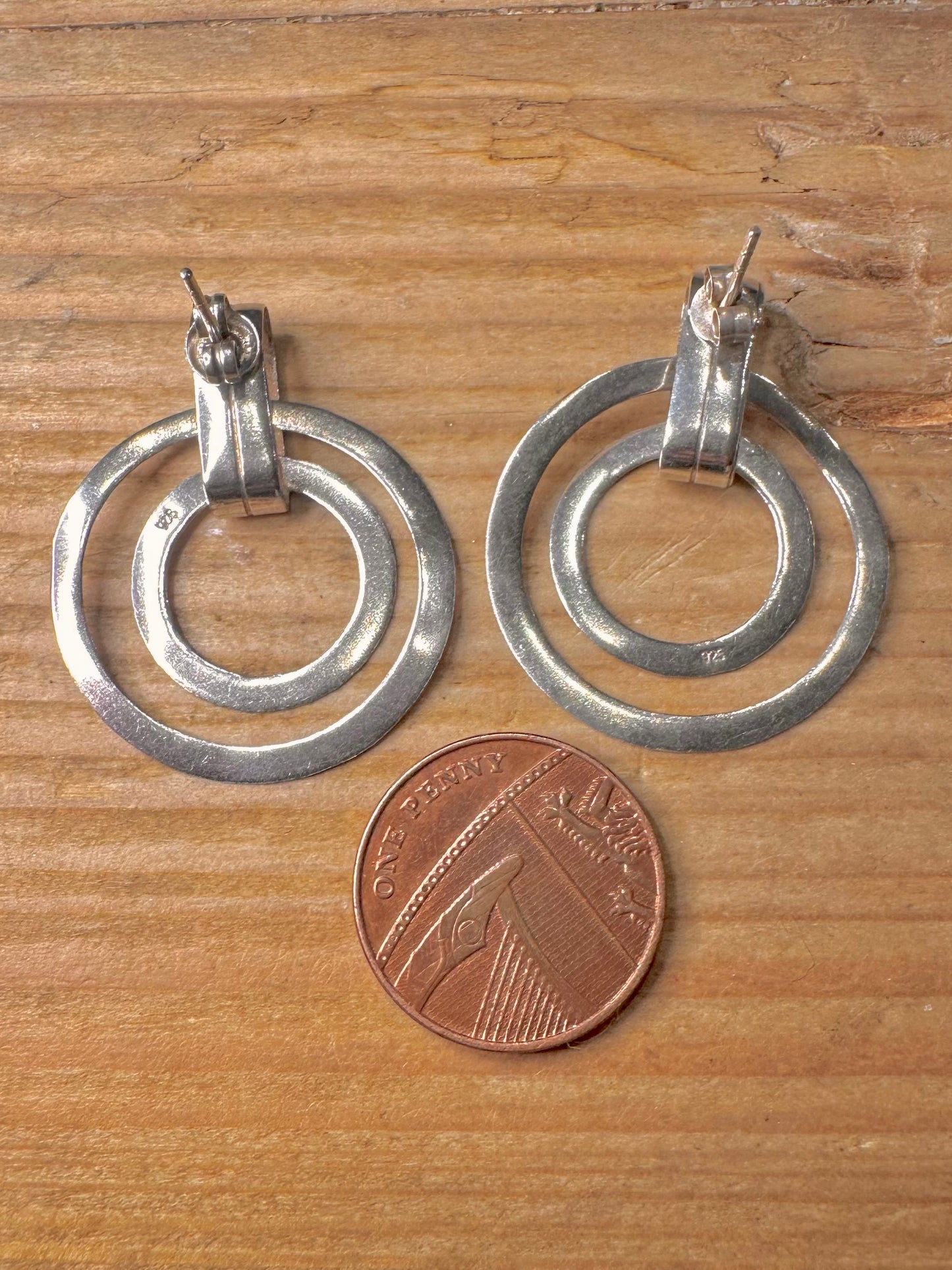 Abstrakte Doppelkreis-Ohrringe aus 925er Sterlingsilber