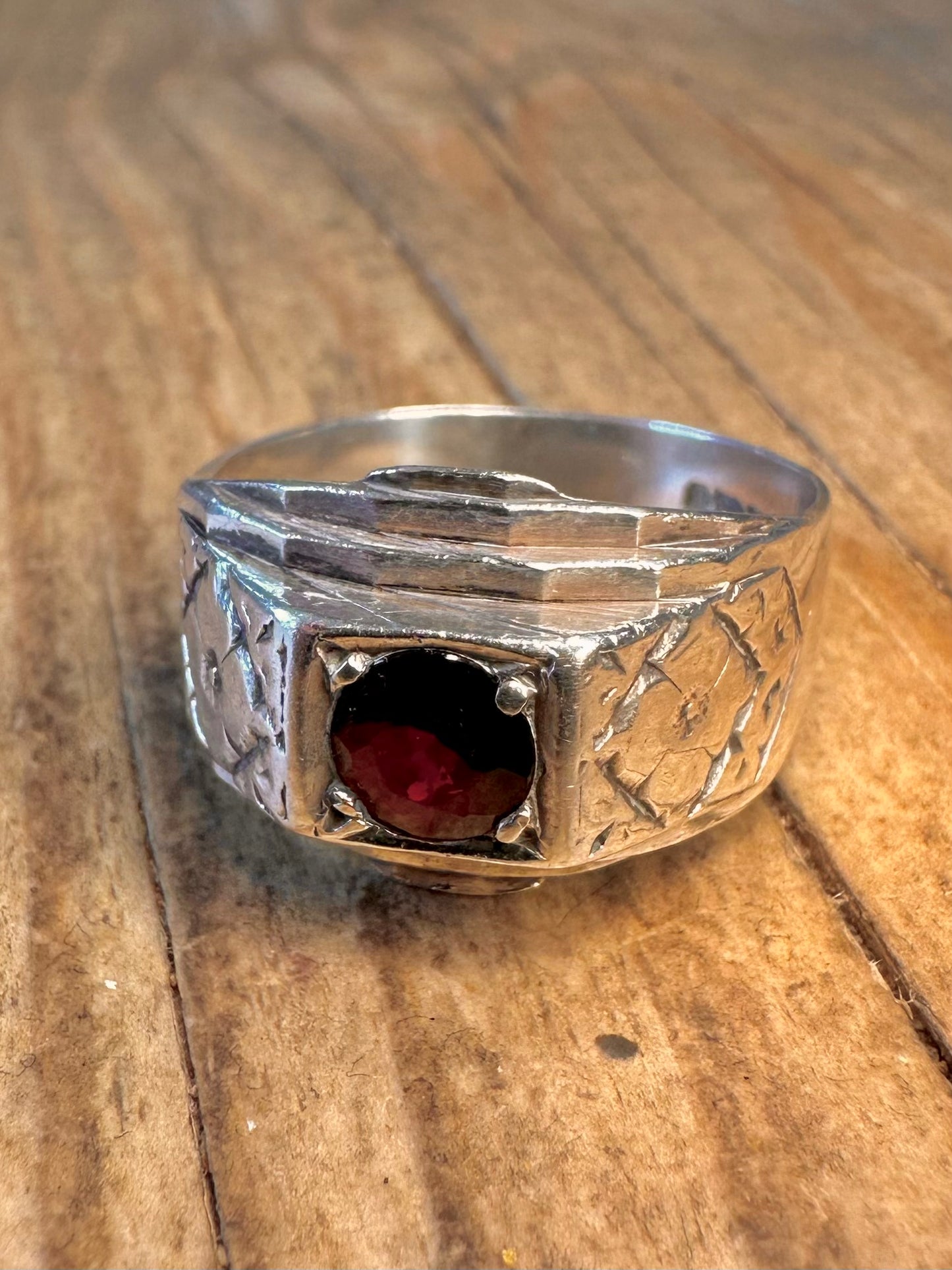Garnet 1978 Signet Flower Engraved 925 Sterling Silver Size X Ring
