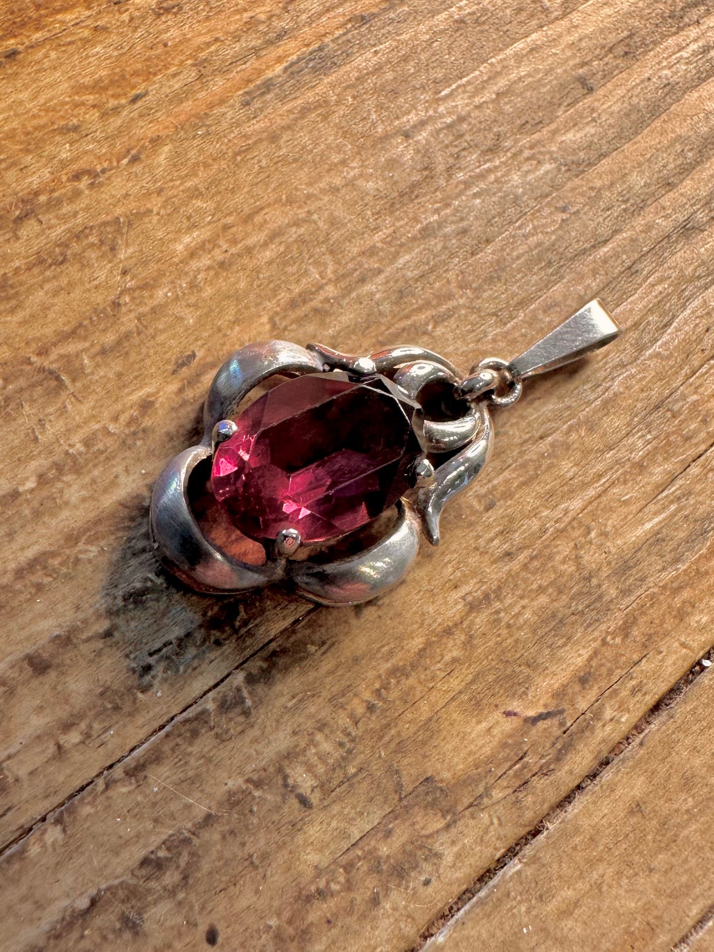 Faceted Purple Stone Ornate Mount 925 Sterling Silver Pendant