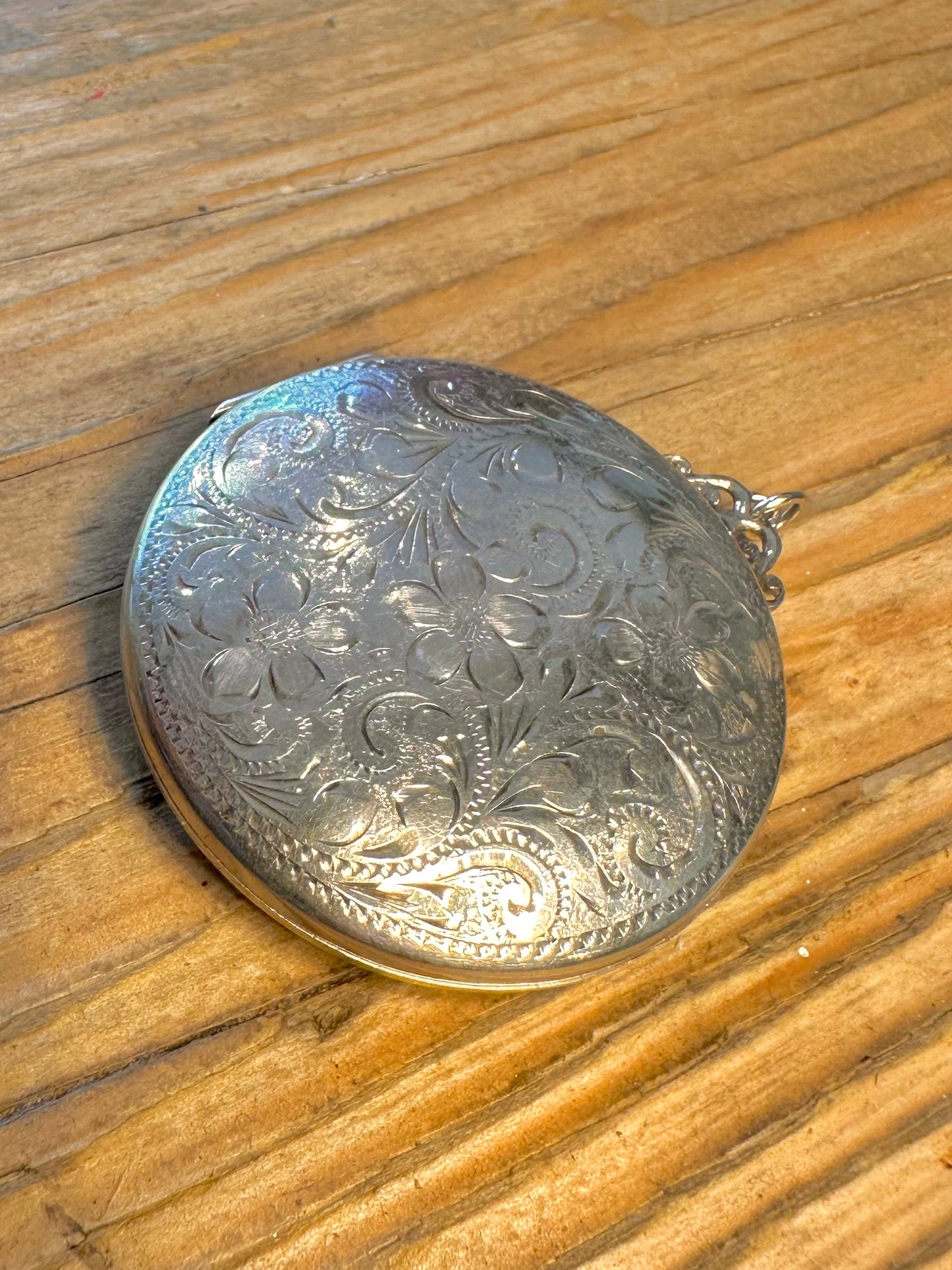 Large 1974 Circle Floral Engraved Locket 925 Sterling Silver Pendant