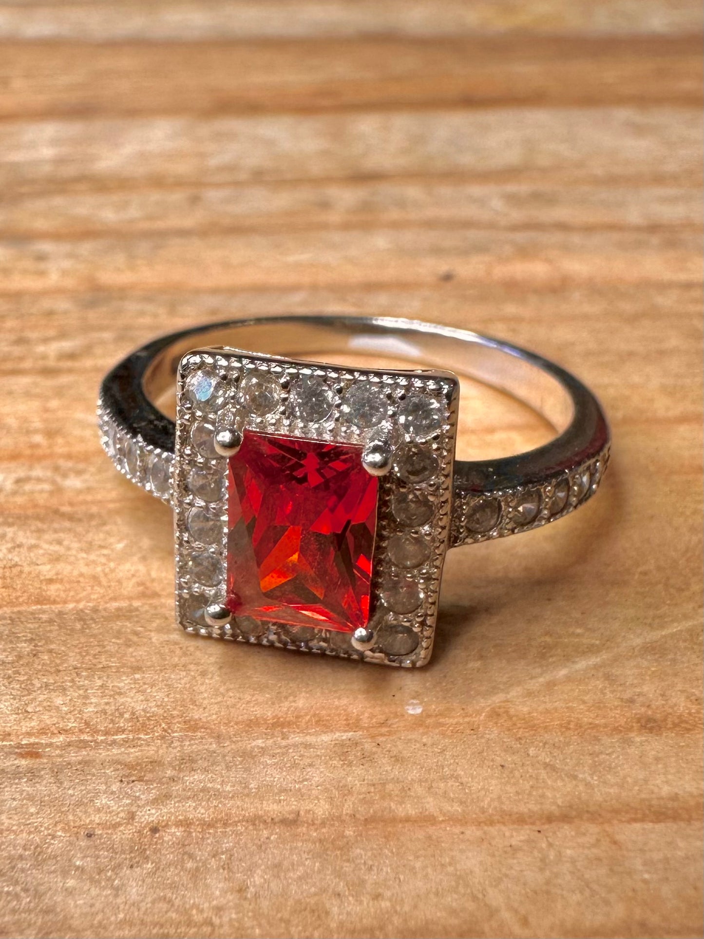 Vintage Red and White Stone 925 Sterling Silver Size O Ring