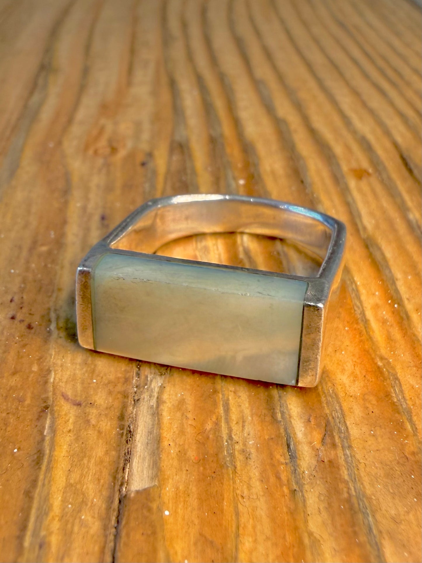 Modernist Mother of Pearl Rectangle 925 Sterling Silver Size Q1/2 Ring
