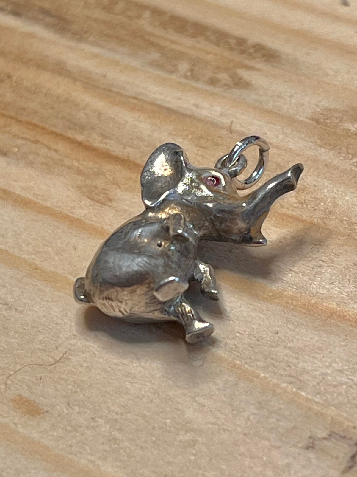 Small Sitting Heavy Garnet Eyed Elephant 925 Sterling Silver Pendant