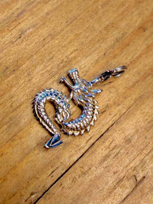 Dragon Detailed Textured Clasp 925 Sterling Silver Pendant