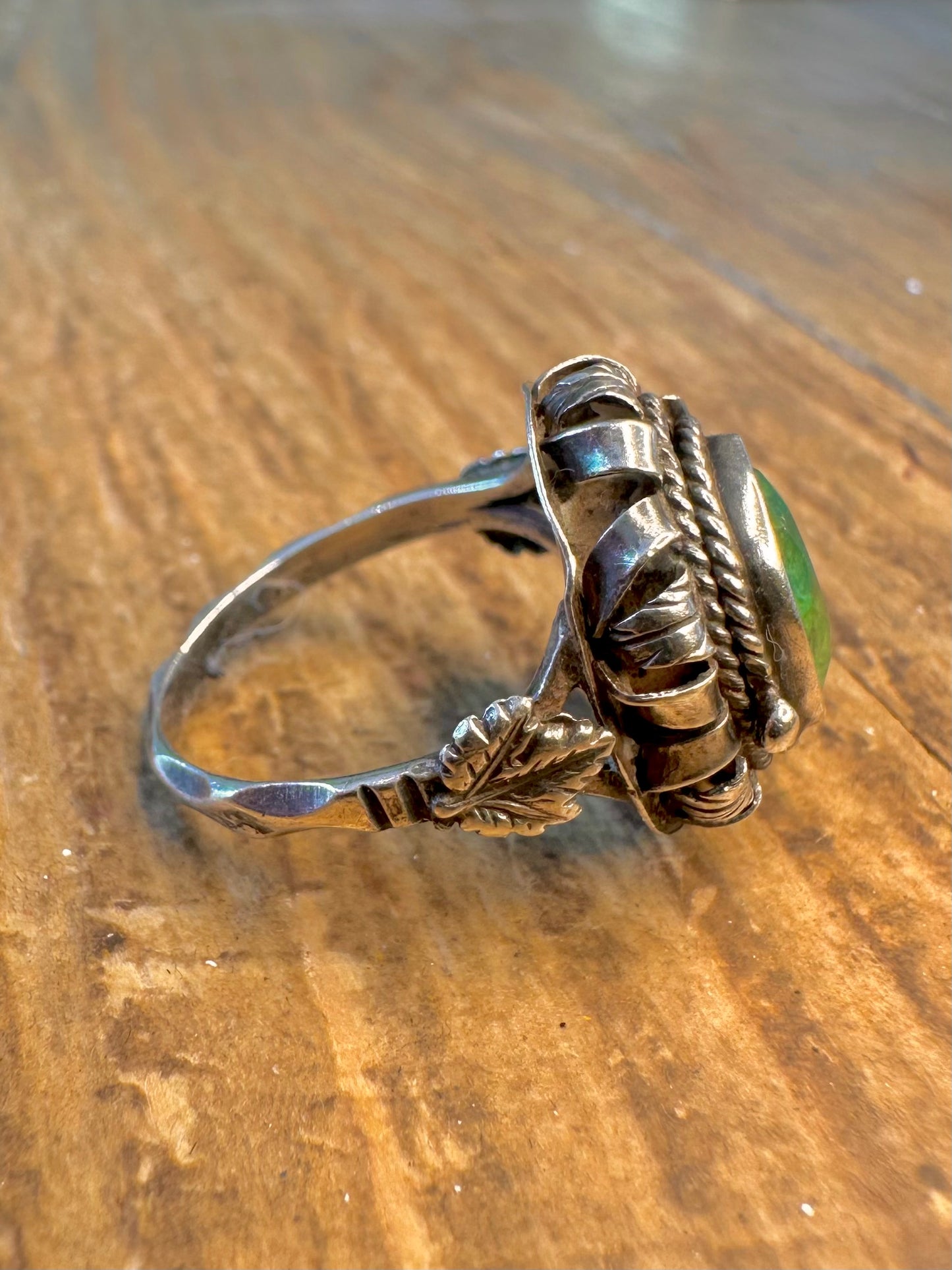 Green Stone Leaf Design Poison Ring 800 Silver Size K Ring