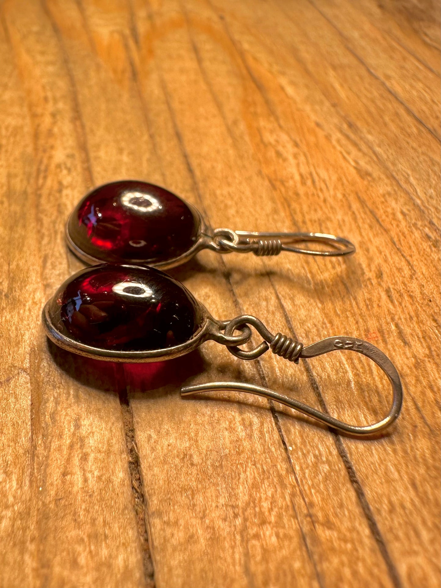 Vintage Garnet Oval Dangle 925 Sterling Silver Earring