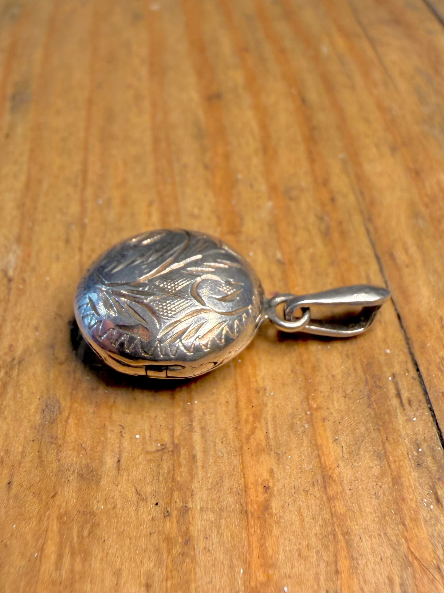 Circle Engraved Floral Locket 925 Sterling Silver Pendant