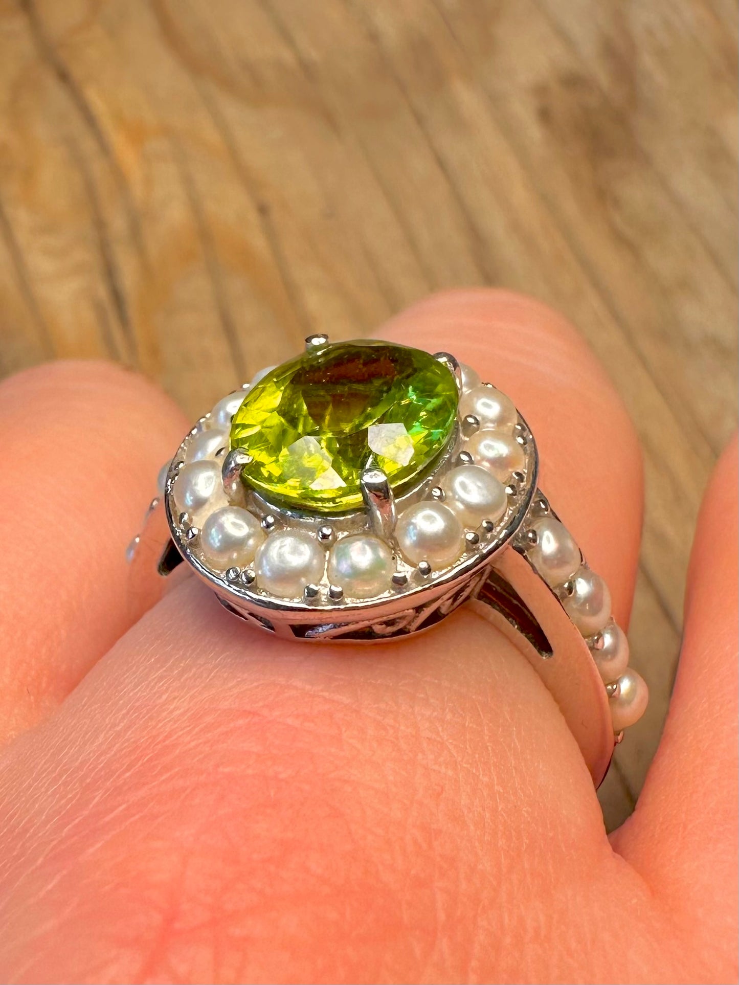 Vintage Green Stone and Pearl 925 Sterling Silver Size S1/2 Ring