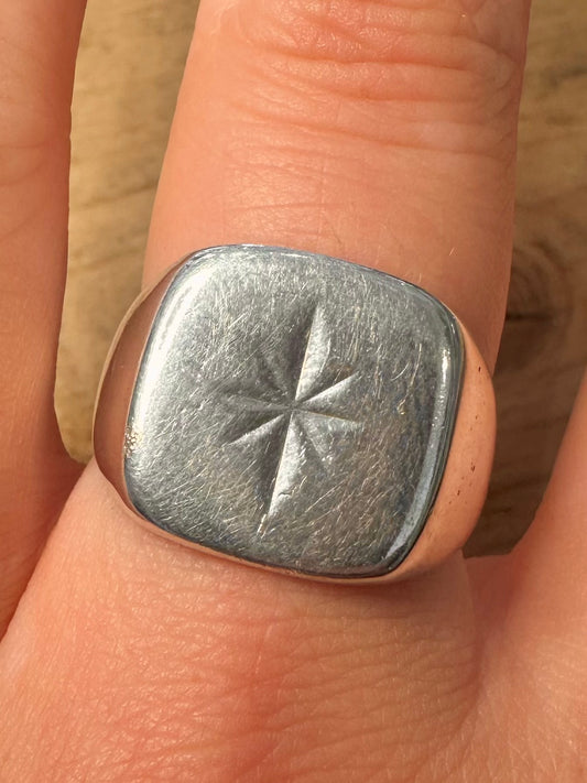 Vintage 1979 Engraved Signet 925 Silver Size V Ring