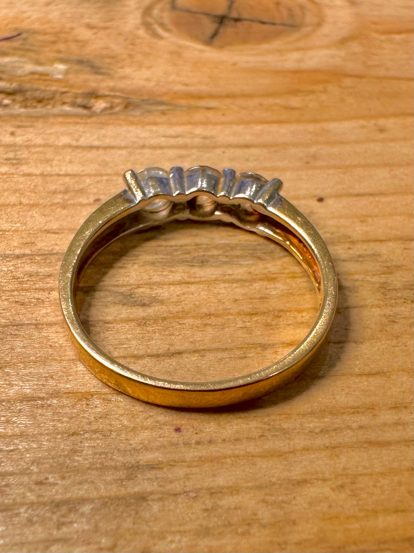 Vintage 9ct Gold CZ Stone Size N1/2 Ring