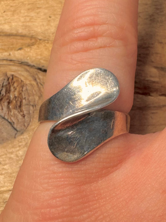 Abstract Twisted 925 Silver Size M Ring