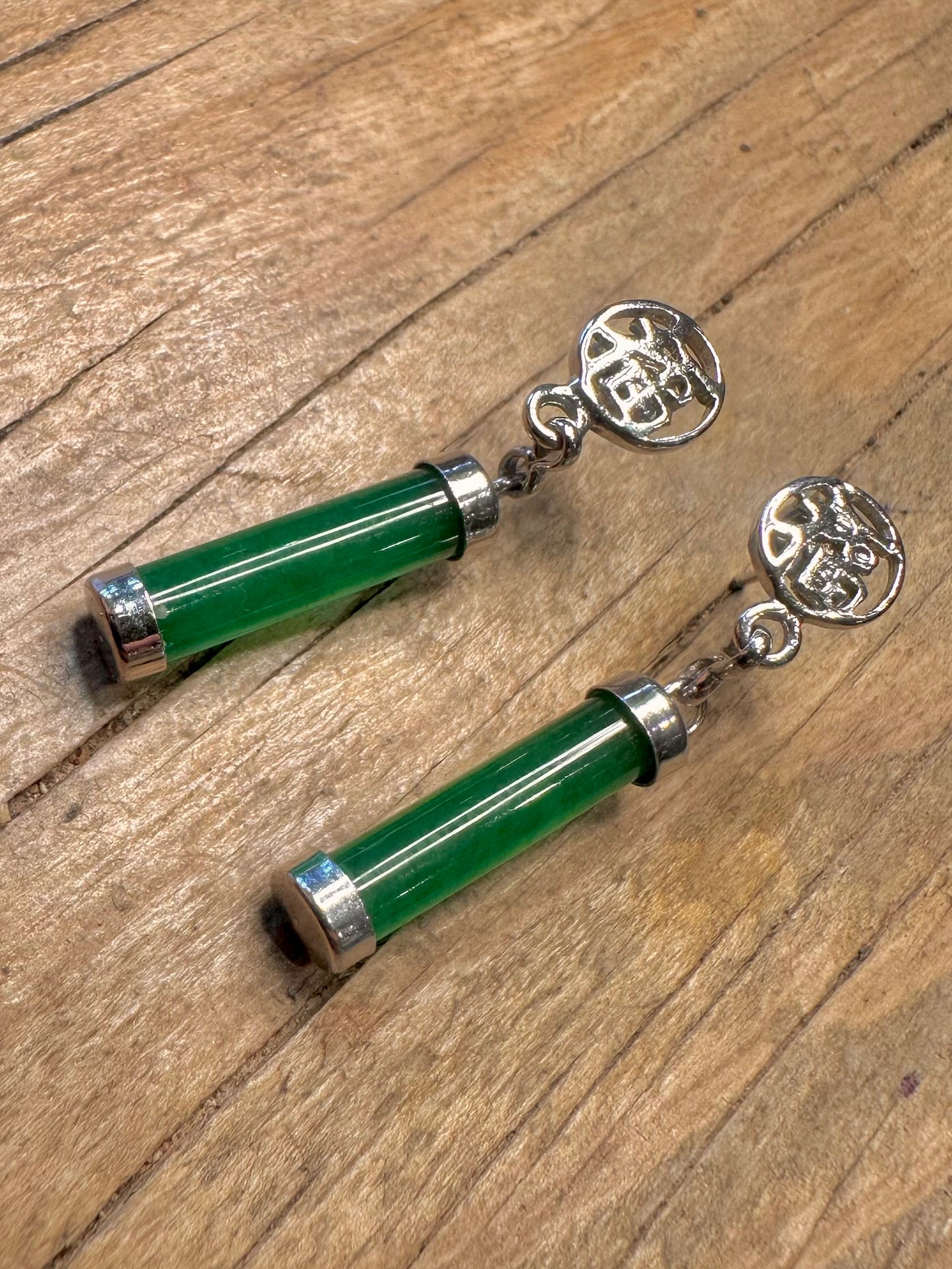 Moderne grüne Jade-Zylinder-Ohrringe aus chinesischem 925er Sterlingsilber