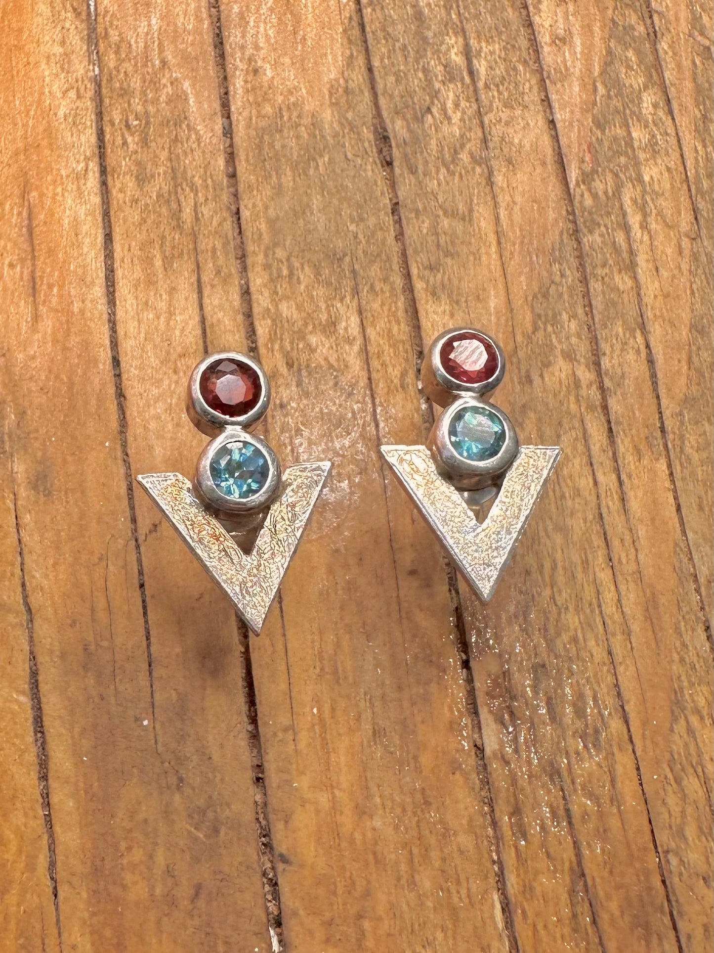 Abstract Red and Blue Gemstone Brush Effect 925 Sterling Silver Earrings