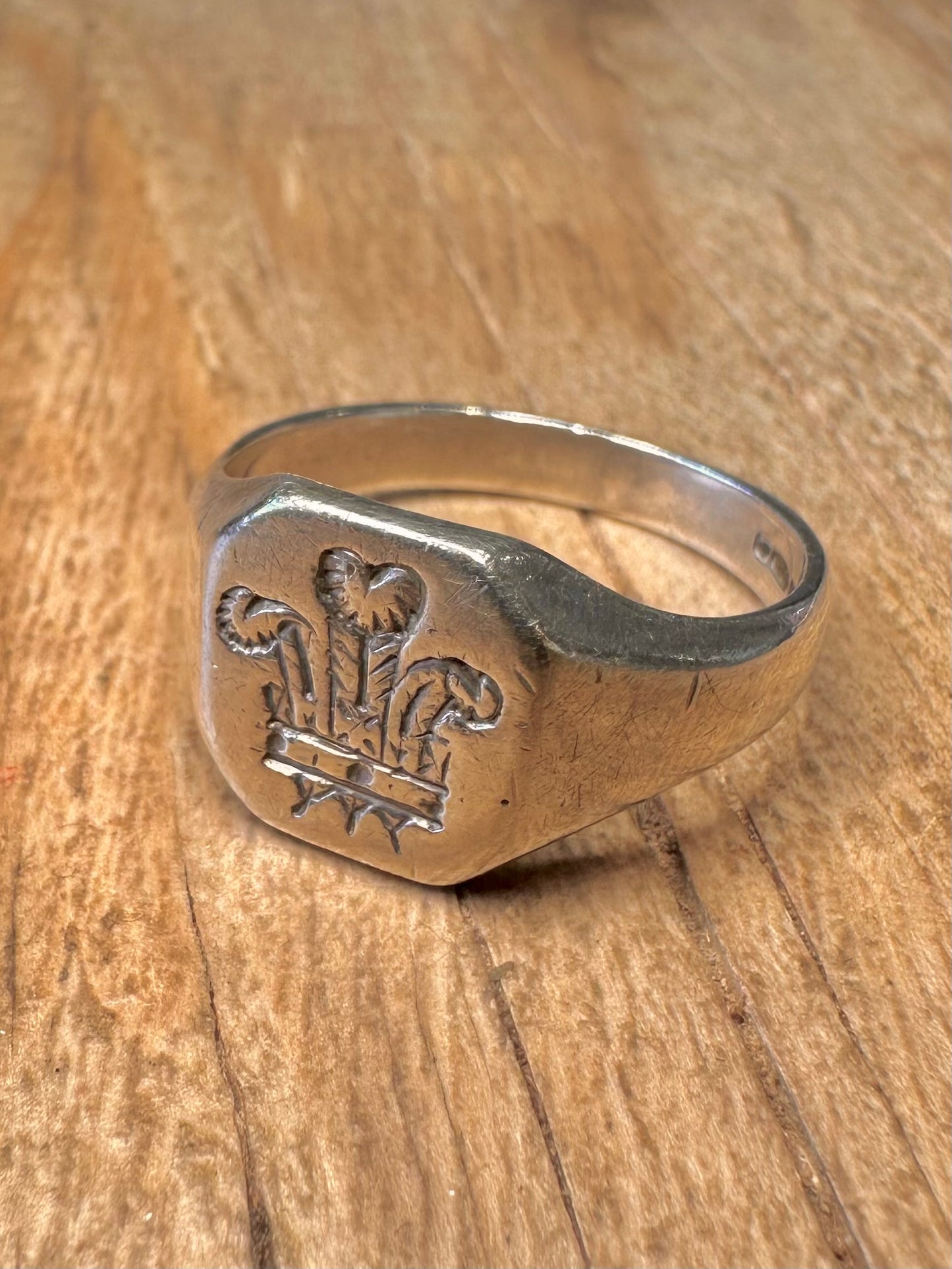 Vintage Prince of Wales Feathers Signet 925 Sterling Silver Size U Ring