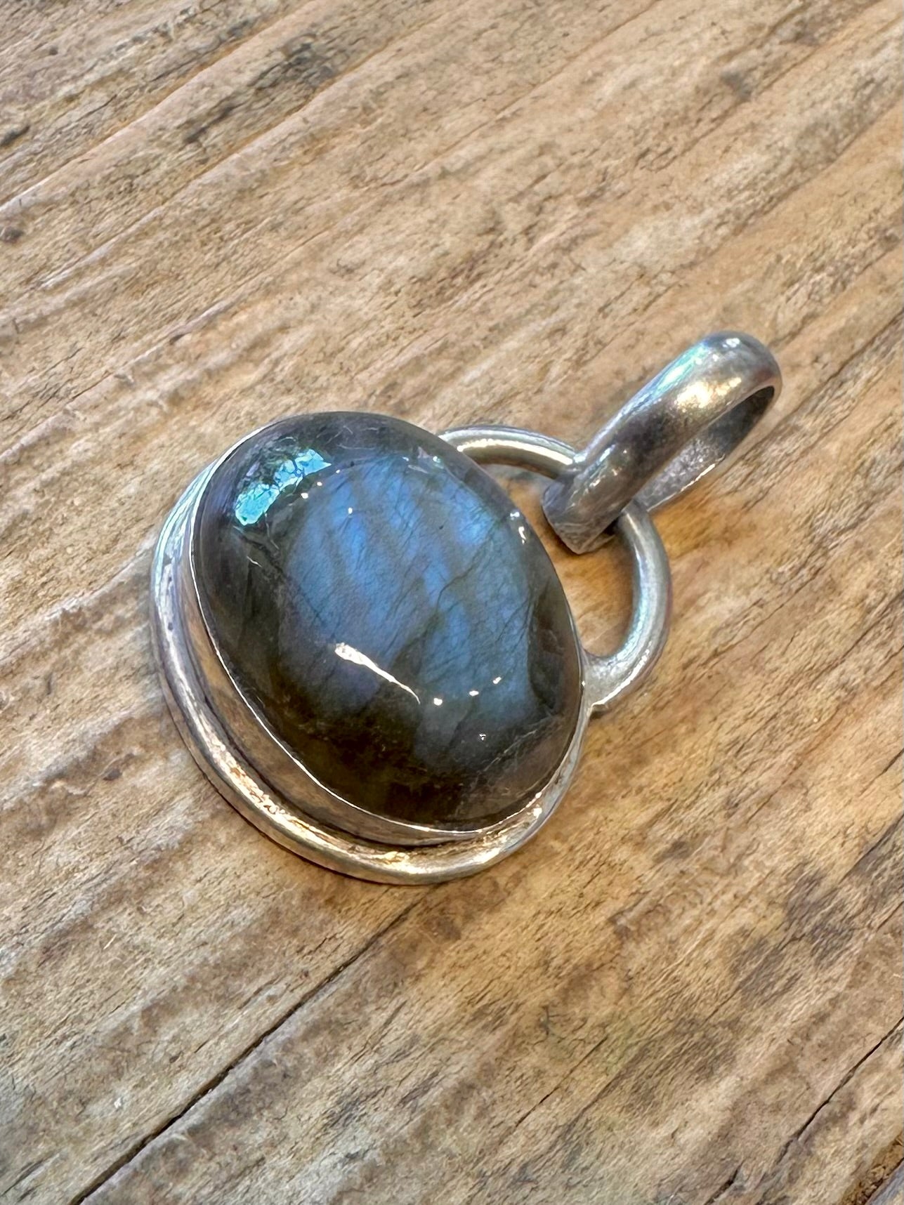 Ovale Labradorit-Anhänger aus 925 Sterling Silber