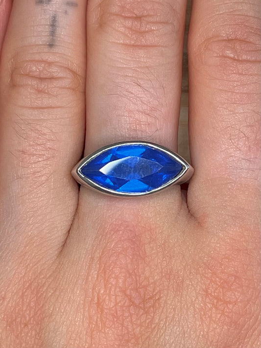 Blue Faceted Stone Elongated Oval 925 Sterling Silver Size O Ring