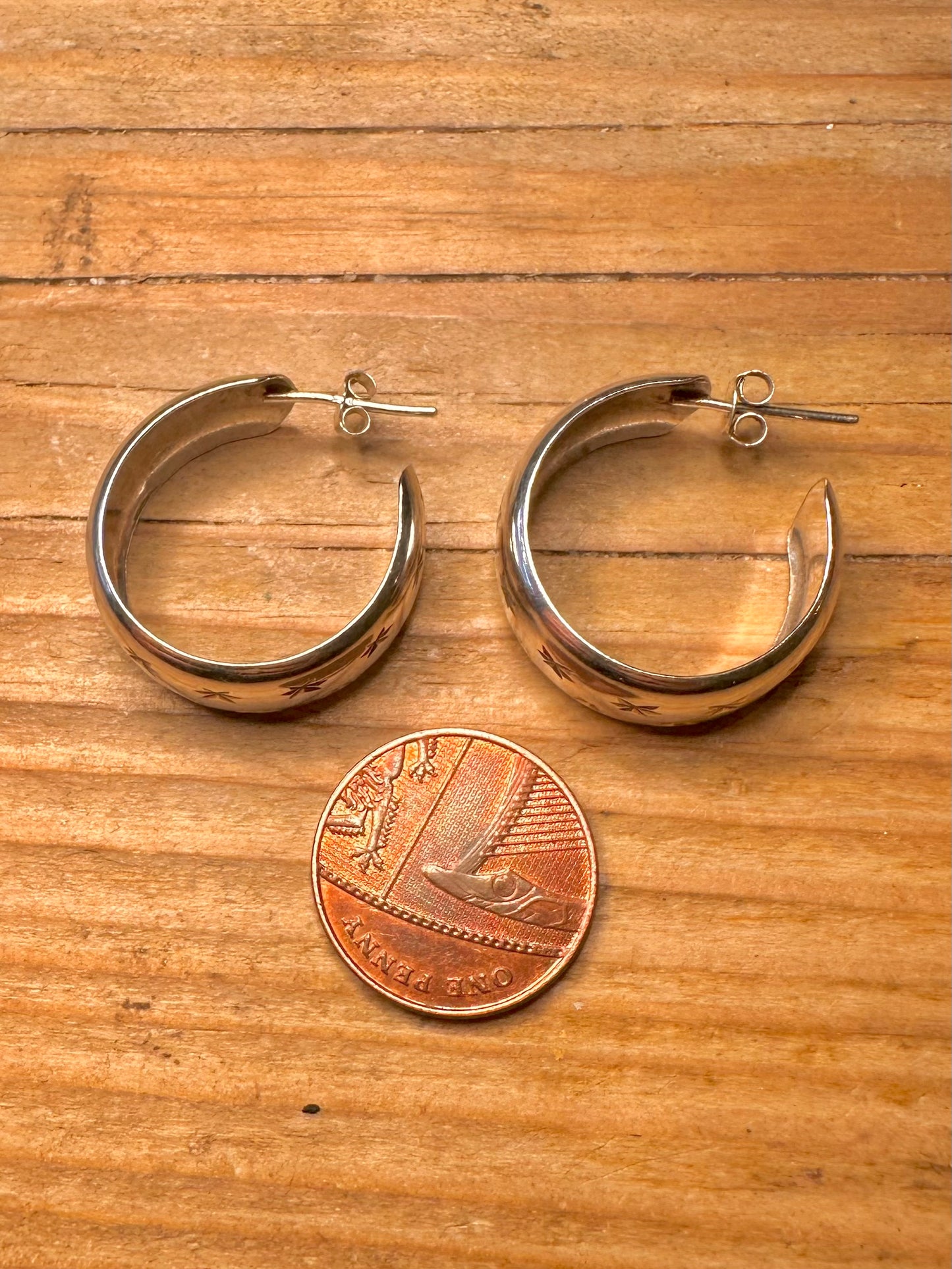 Vintage Chunky Star Engraved Half Hoop 925 Sterling Silver Earrings