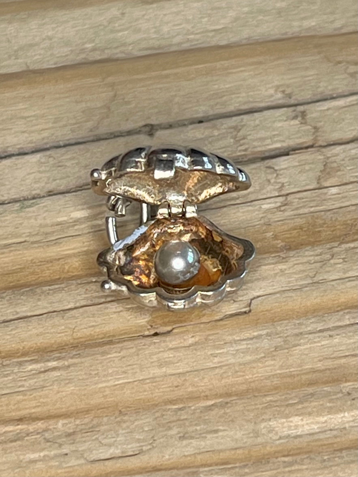 Opening Clam With Pearl Inside 925 Sterling Silver Pendant