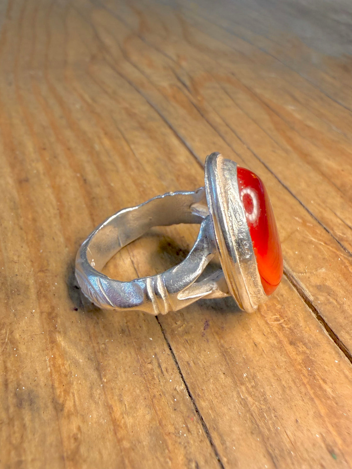 Carnelian Oval Leaf Design Band 925 Sterling Silver Q Ring