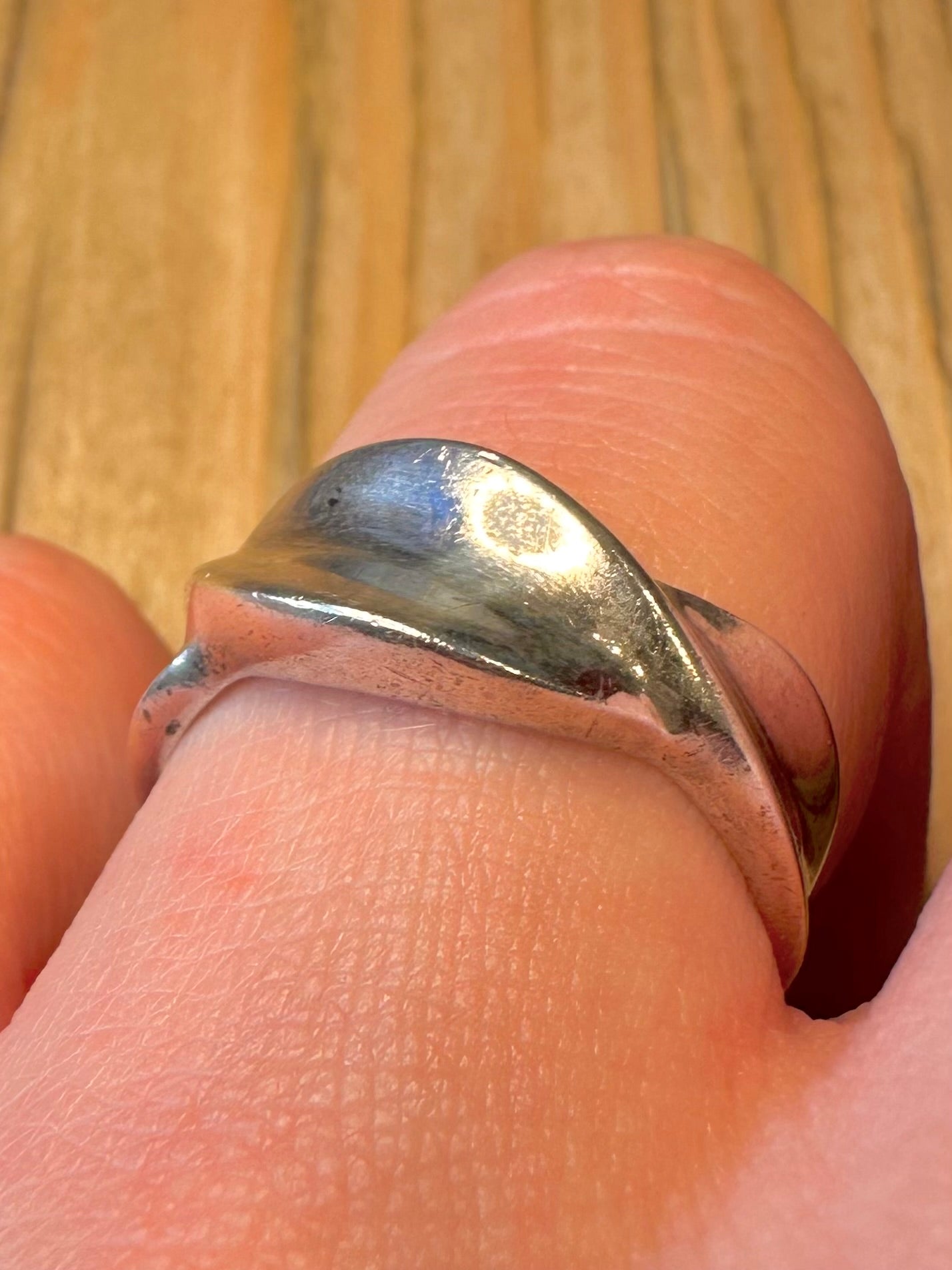 Abstrakter, verdrehter Ring aus 925er Sterlingsilber, Größe R