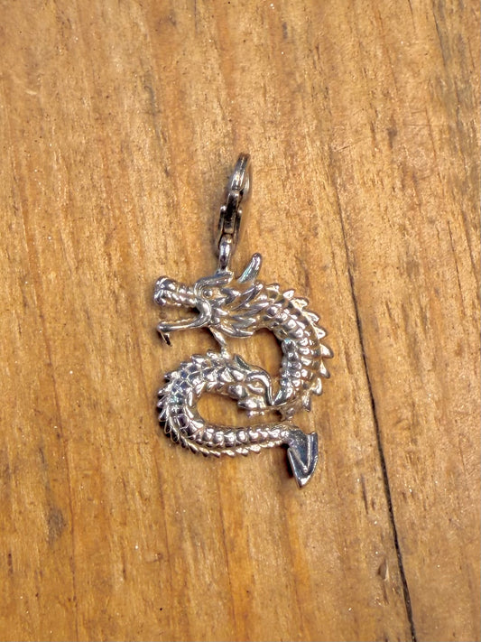Dragon Detailed Textured Clasp 925 Sterling Silver Pendant