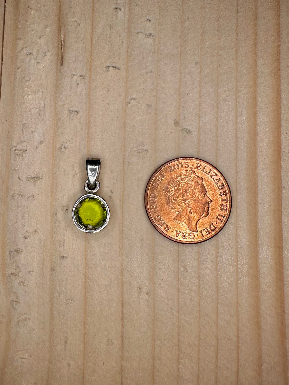 Peridot Circle 925 Sterling Silver Pendant