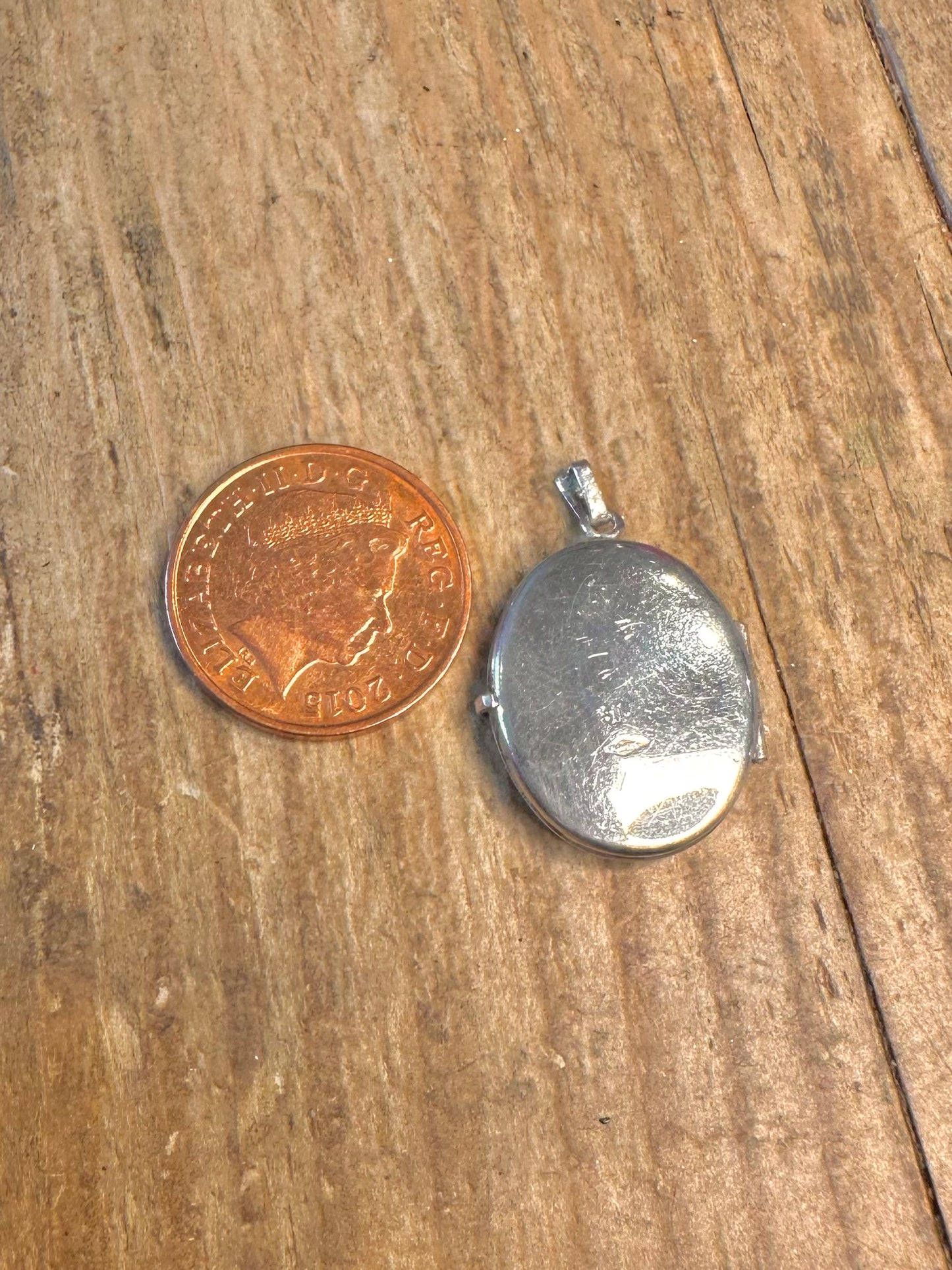 Ovales graviertes Medaillon, Anhänger aus 925er Sterlingsilber