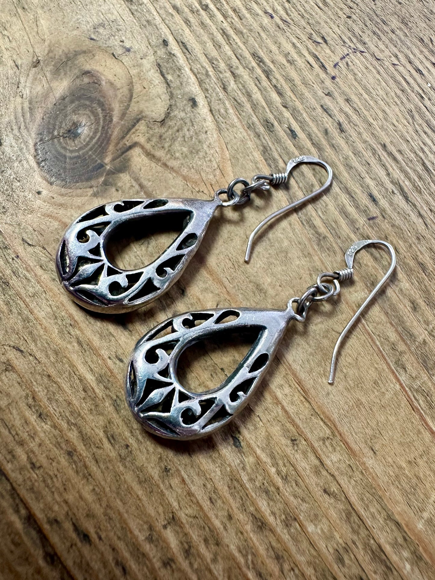 Vintage Tear Drop Cut Out Pattern 925 Silver Earrings