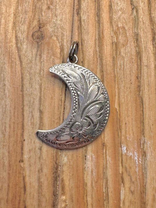 Vintage Moon Engraved Shape 925 Sterling Silver Pendant