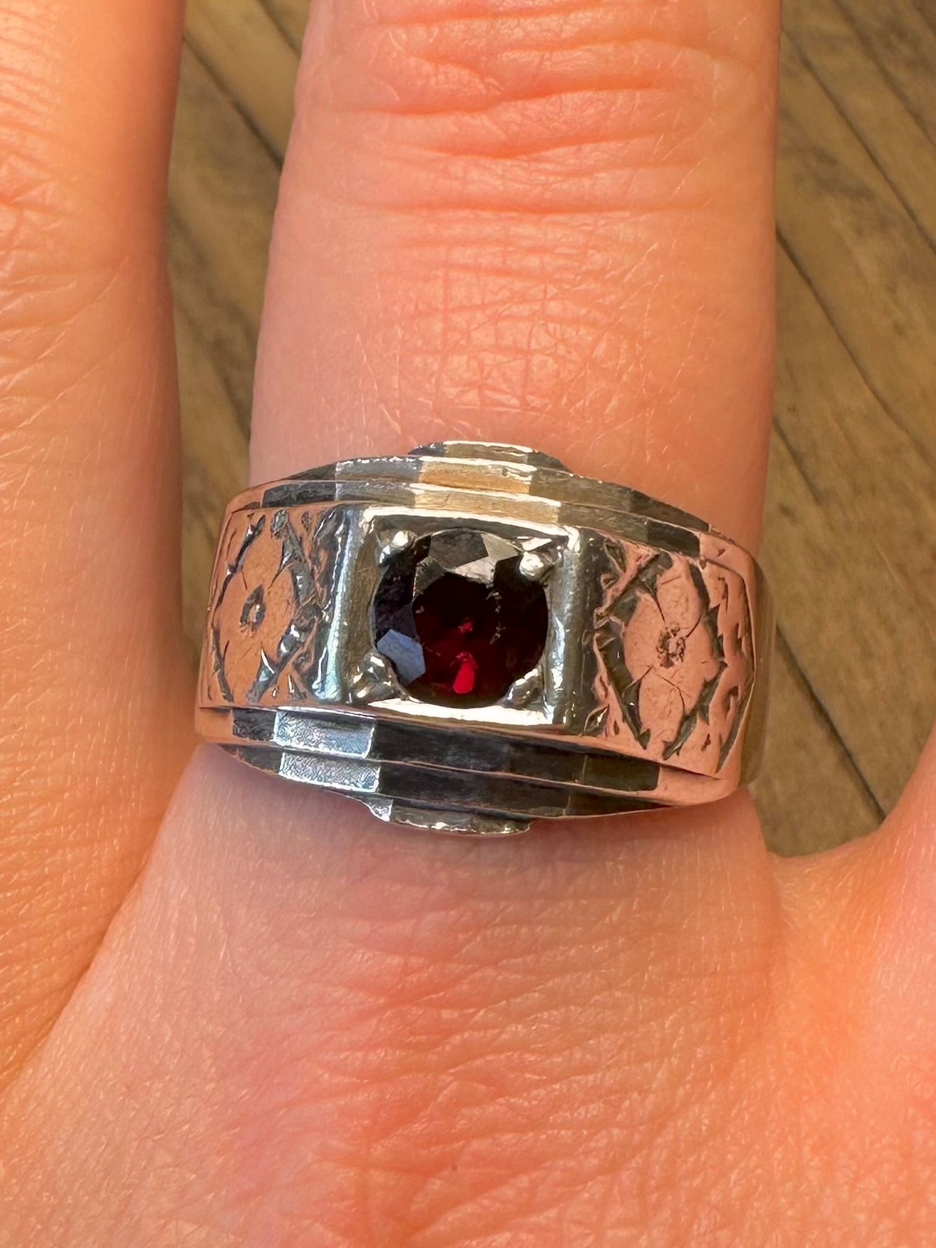 Garnet 1978 Signet Flower Engraved 925 Sterling Silver Size X Ring