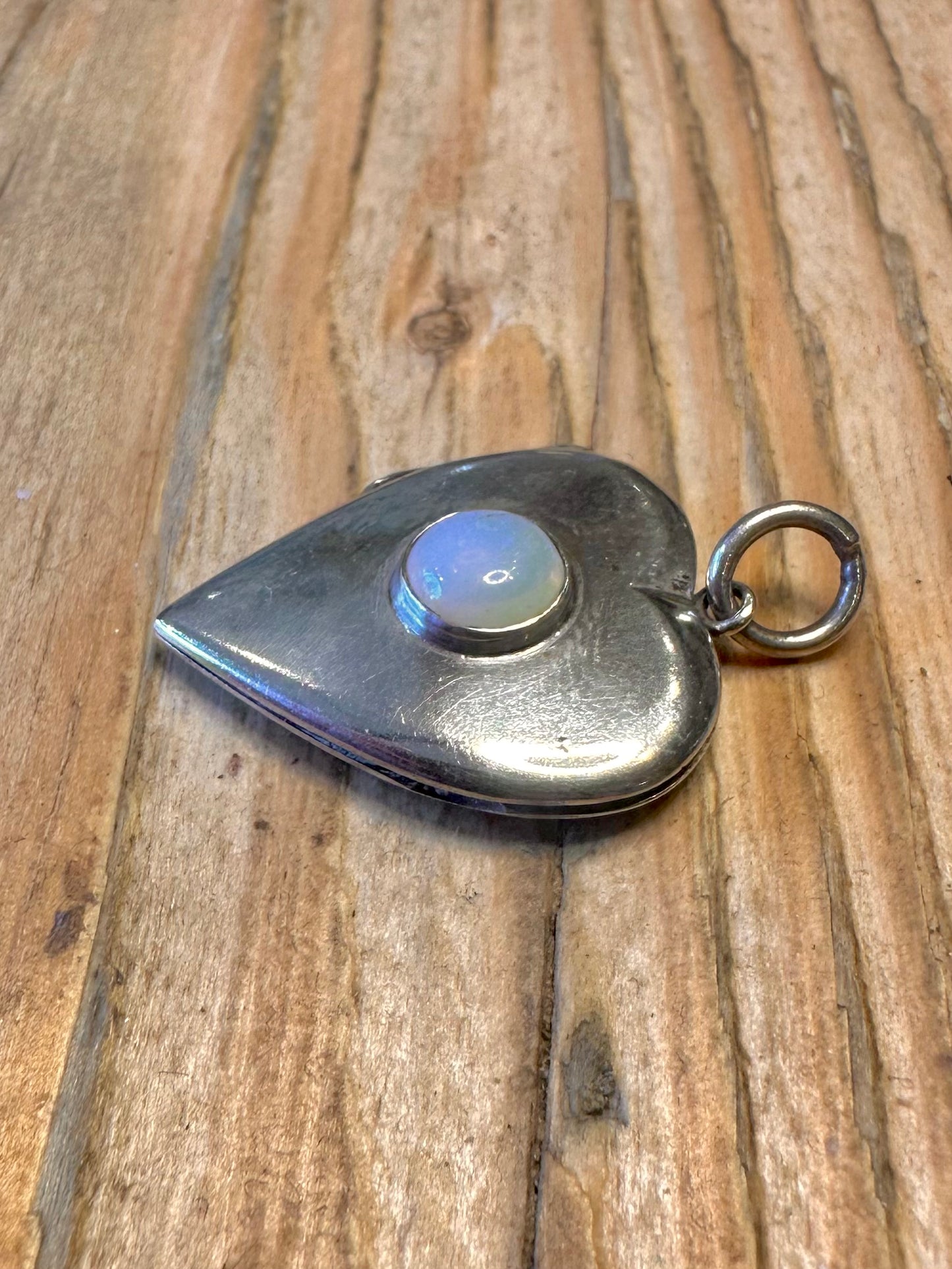 Opal Herzförmiger 925er Sterlingsilber Medaillon-Anhänger
