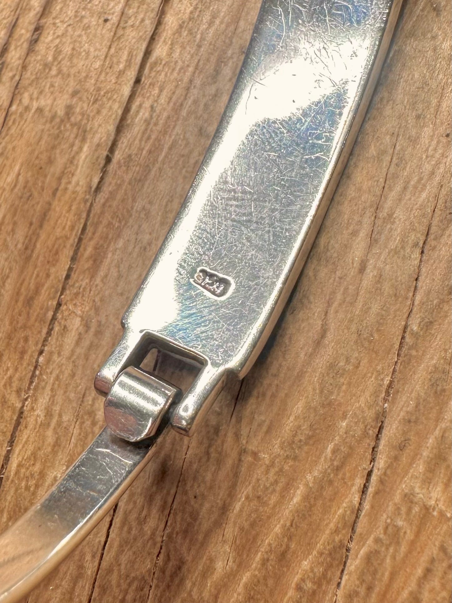 Modernist Mother of Pearl Bar 925 Sterling Silver Bangle