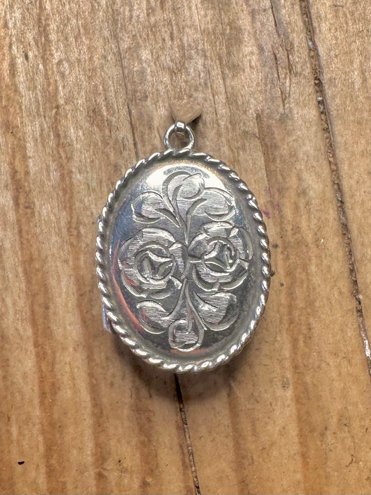Vintage 1983 Floral Engraved Rope Twisted Edging Maker JS 925 Sterling Silver Locket Pendant