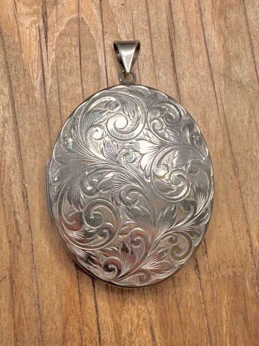 Vintage 1973 Large Engraved Floral 925 Sterling Silver Locket Pendant