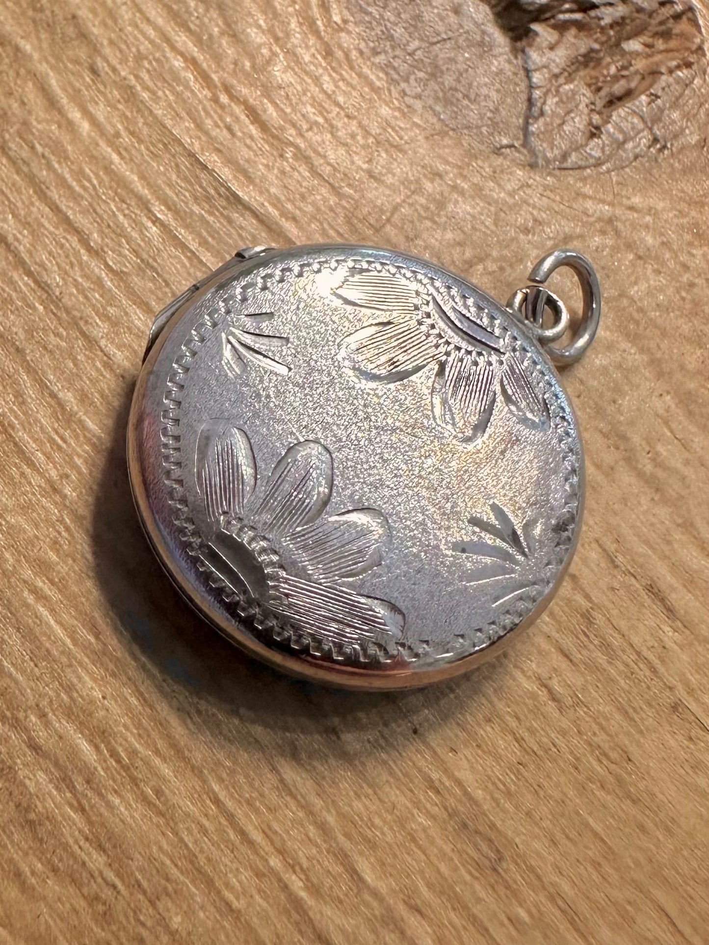 Vintage Floral Design Circle 925 Silver Locket Pendant