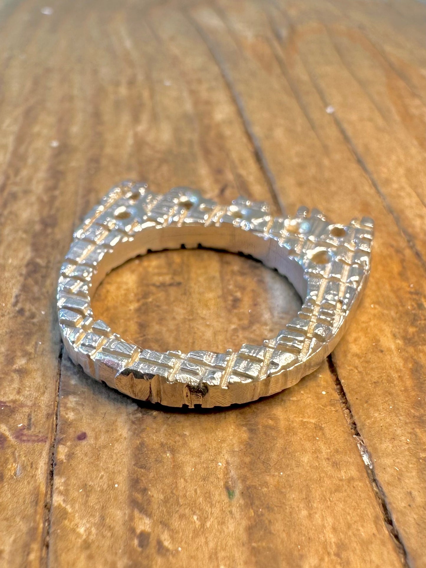 Abstract 2017 Shape Textured Edinburgh Maker EM 925 Sterling Silver Size O Ring