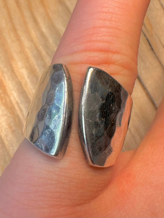 Abstract Gap Hammered 925 Silver Size M Ring