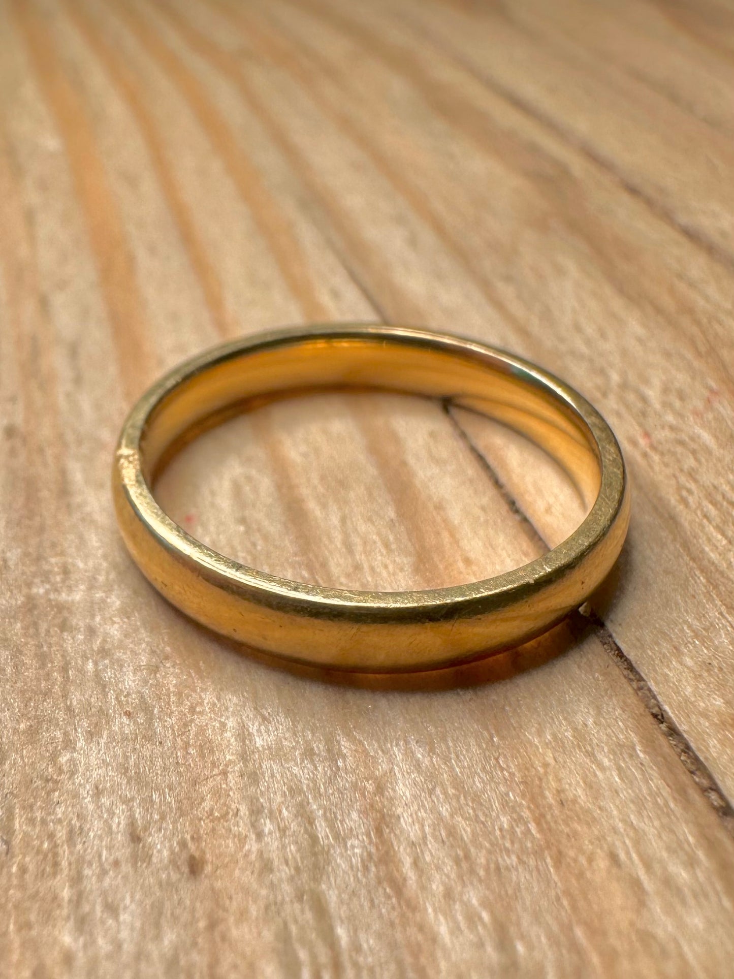 Vintage 18ct Gold Band Size N1/2 Ring