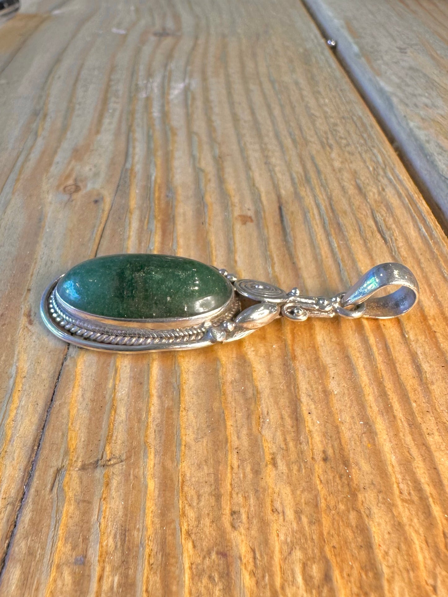 Green Oval Stone Braided Border Swirl 925 Sterling Silver Pendant