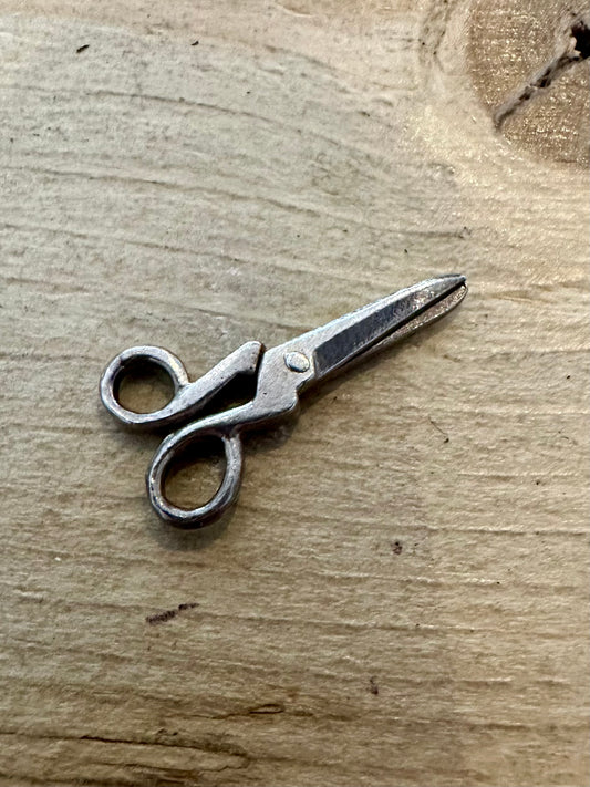 Vintage Articulated Scissors Silver Charm Pendant