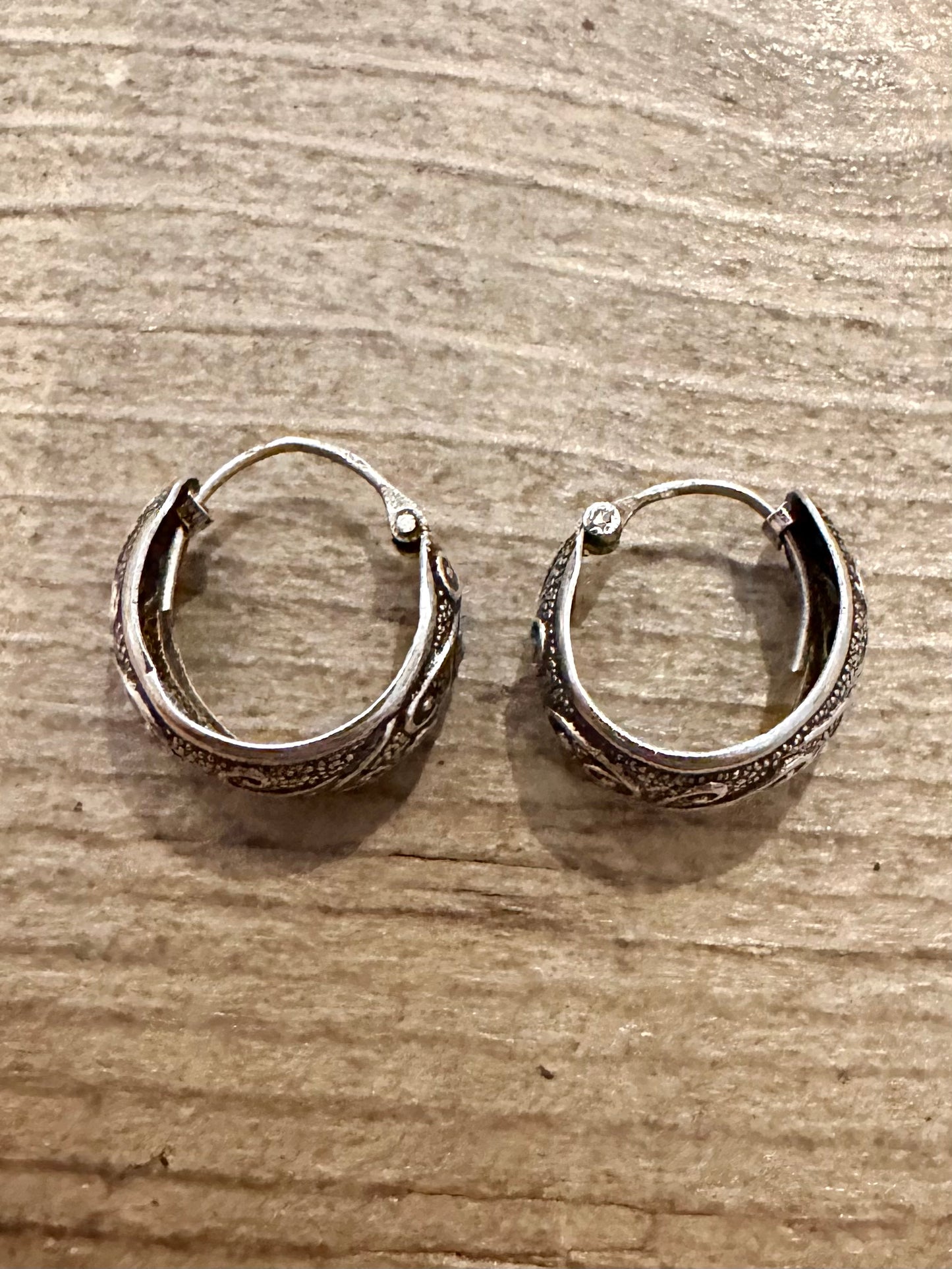 Vintage Textured Small Hoops 925 Silver Earrings