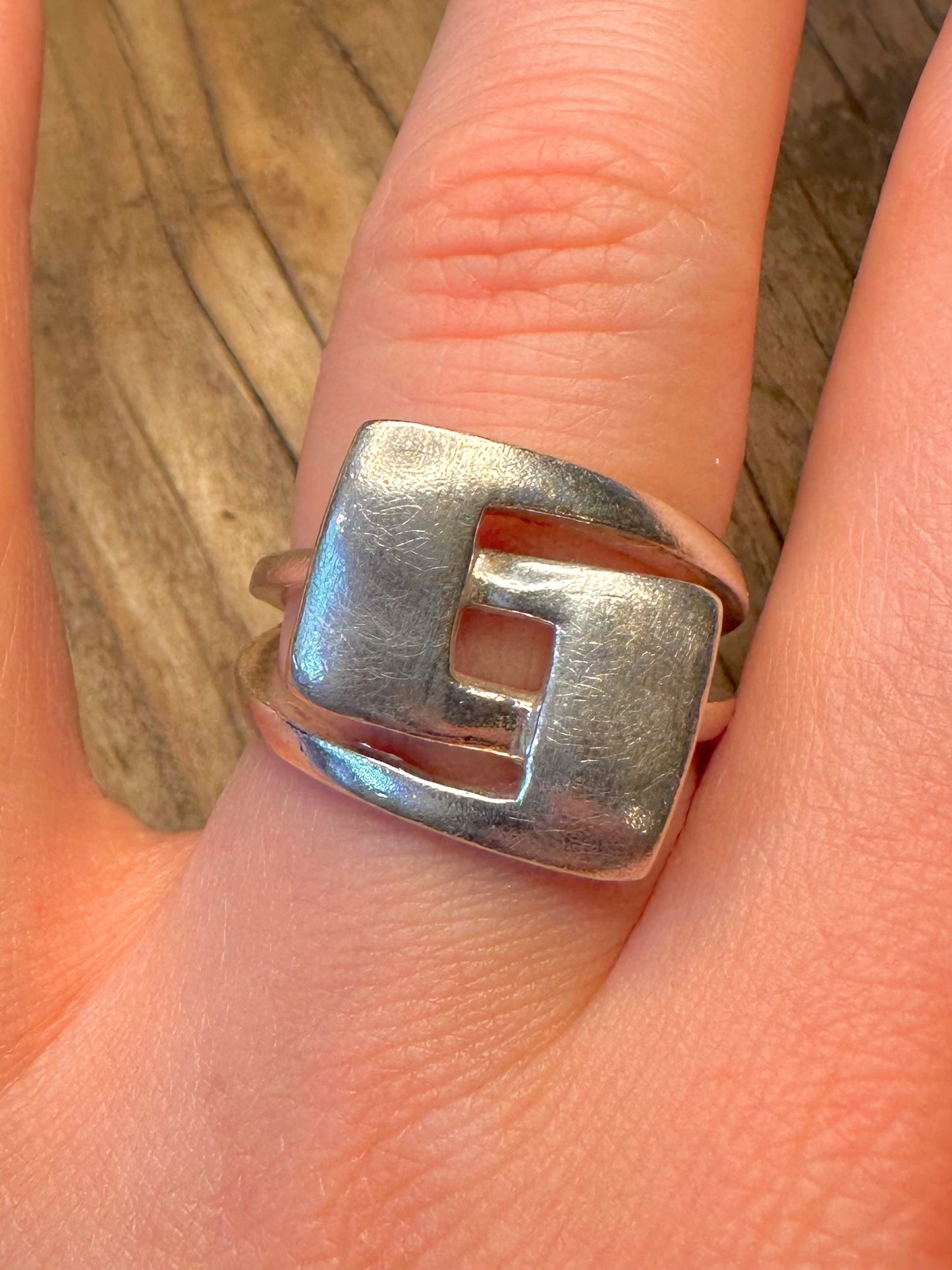 Abstrakter ineinandergreifender quadratischer 925er Sterlingsilber-Ring Größe P
