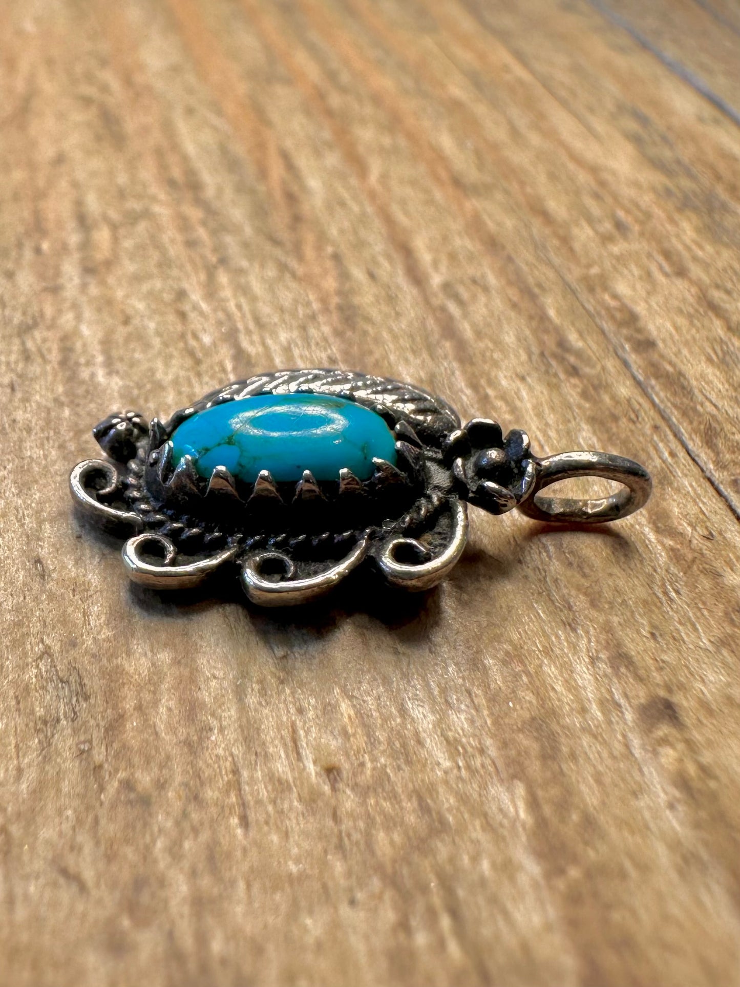 Native American Turquoise Leaf 925 Sterling Silver Pendant