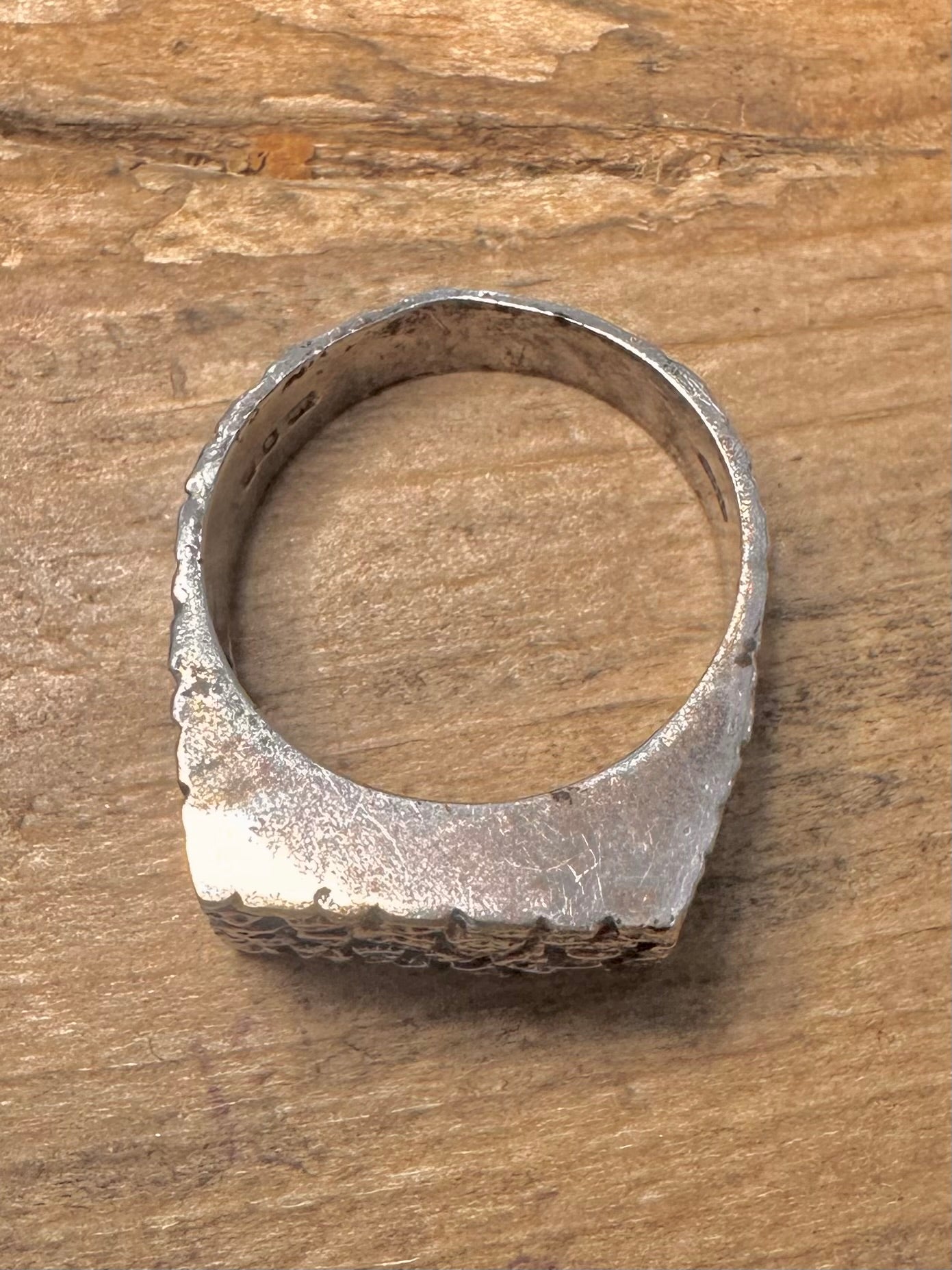 Vintage 1972 Textured Rectangle 925 Silver Size T Ring