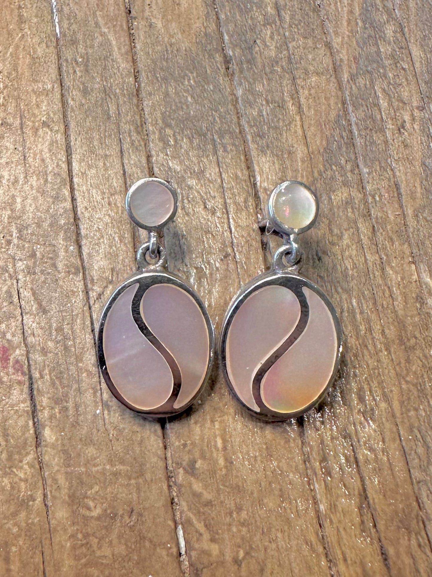 Oval Mother of Pearl Dangle 925 Sterling Silver Earrings