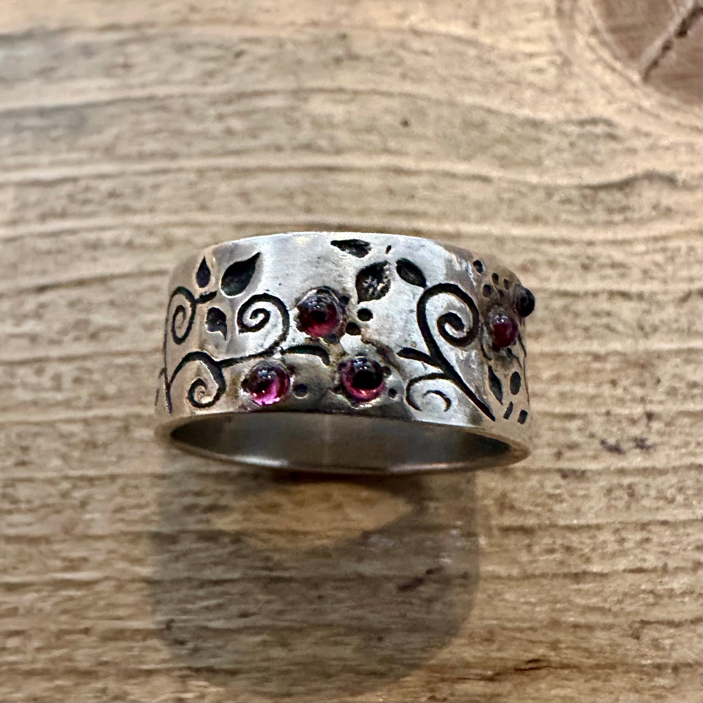 Vintage Amethyst Floral Engraved 925 Silver L Ring